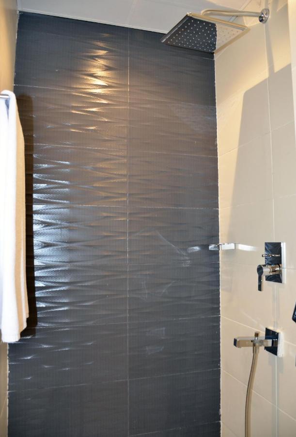 מנאמה The Lodge Suites מראה חיצוני תמונה